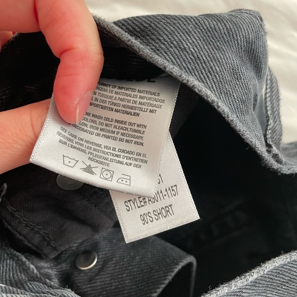 Agolde a 90’s Denim Short - Picture 3 of 3